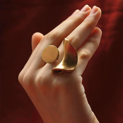 【グッズ】フレンチエレガンス 幾何ムーンモチーフ メタルプリーツ オープンリング