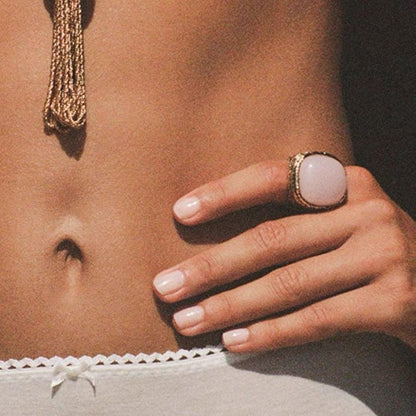 【グッズ】フレンチスタイル 高級感 ピンククォーツ セッティング ヴィンテージ風 ビッグデザインリング