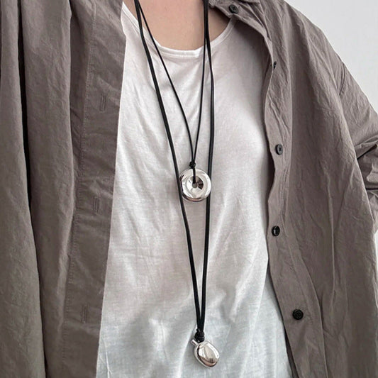 【🎁 B2G1｜先行スタート！】【グッズ】高見えブラックレザーコード ロングネックレス シンプル上品ペンダント