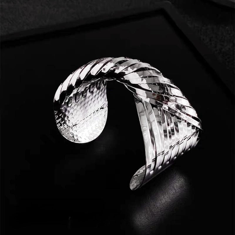 【グッズ】欧米風オープンバングル レディース シンプルメタルアクセサリー モード系 高見えブレスレット