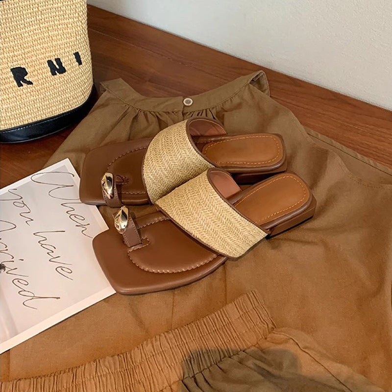 【シューズ】夏季新作 / リゾート風 ジョイントタイプ 気品あるスクエアトゥ 編み込み デザイン サンダル