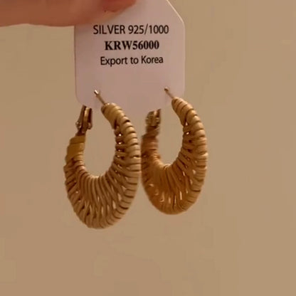 【🎁 B2G1｜先行スタート！】【グッズ】ナチュラル×上品♡藤編み風フープピアス S925シルバー 夏のカジュアルコーデに◎