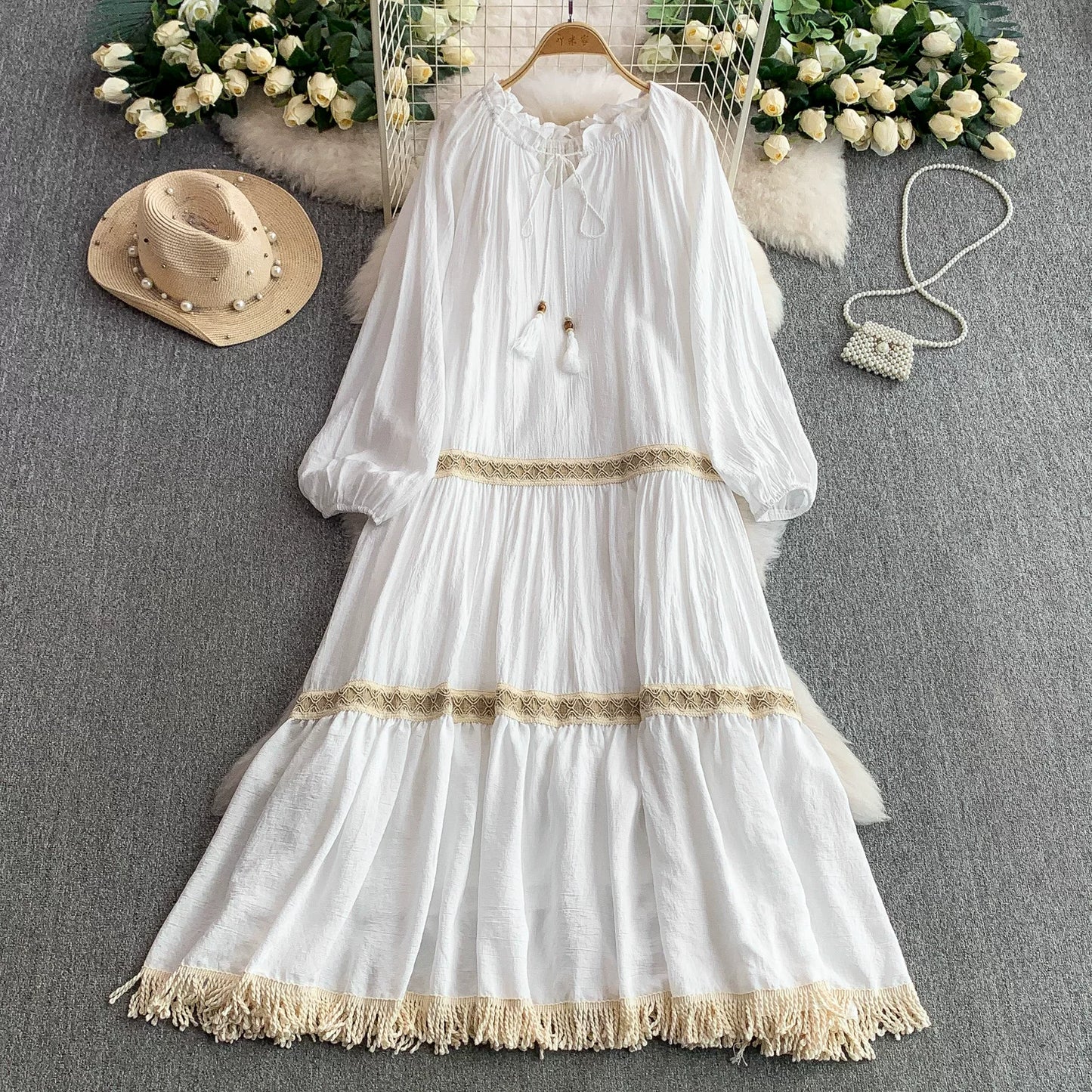 【ワンピース】一目惚れ確定！リゾート感たっぷり 民族風ロングドレス｜タッセル＆フレア袖 長袖ワンピース【SHシリーズ】