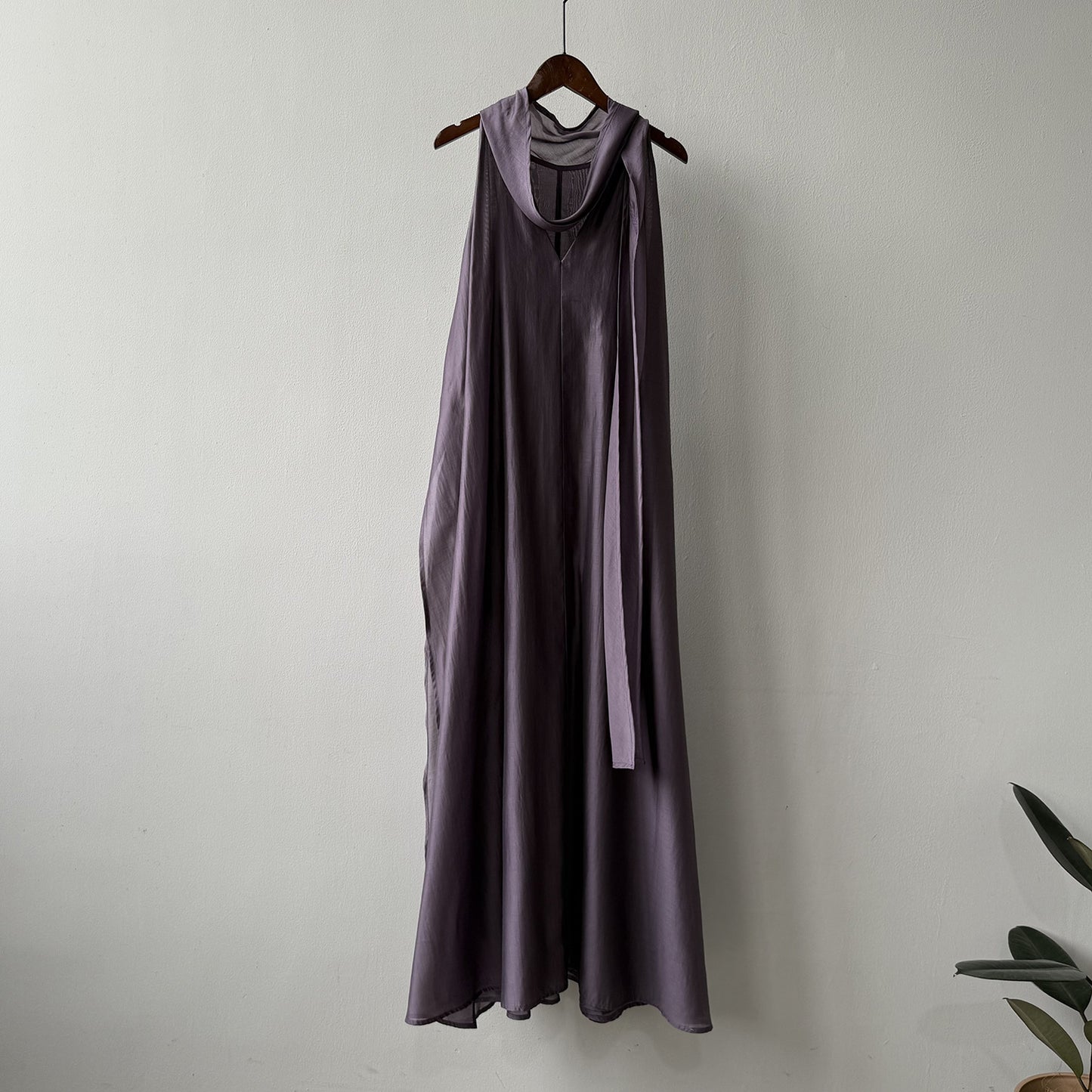 👉 翌日発送⚡在庫限り！【ワンピース】夏新作 フレンチエレガンス テンセル素材 リボンタイ ネックホルター ゆったり ノースリーブワンピース【JZシリーズ】