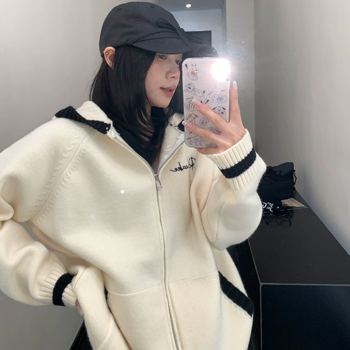 【アウター】春 秋 冬 刺繍 厚手 フード付き ファスナー付き  ニット ジャケット【FCシリーズ】