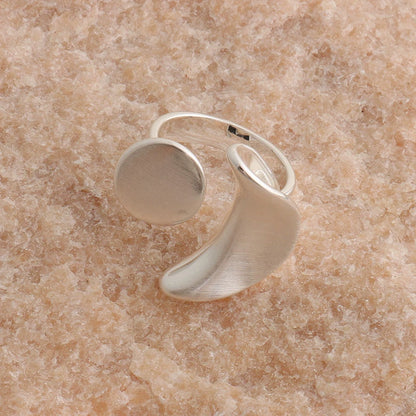 【グッズ】フレンチエレガンス 幾何ムーンモチーフ メタルプリーツ オープンリング