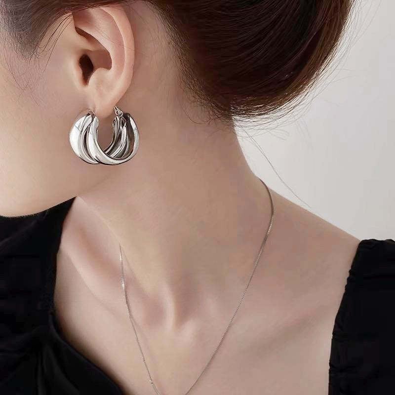 【グッズ】ジオメトリックピアス レディース メタルアクセサリー 個性的デザイン 高見え フープイヤリング