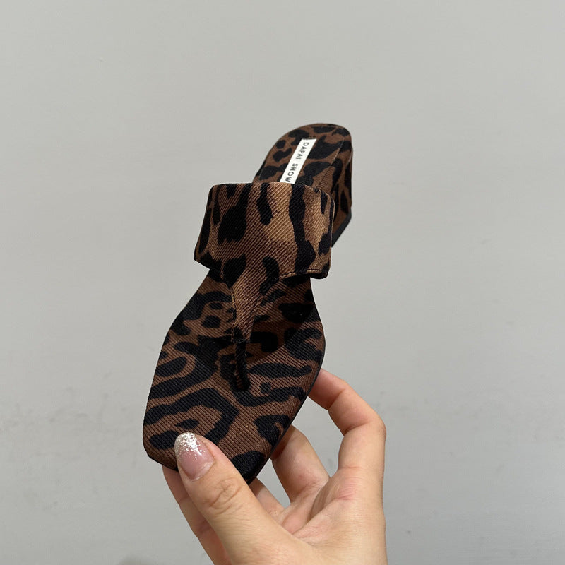 【シューズ】フレンチ厚底トングサンダル ヒョウ柄 夏スカート対応 ウェッジヒール