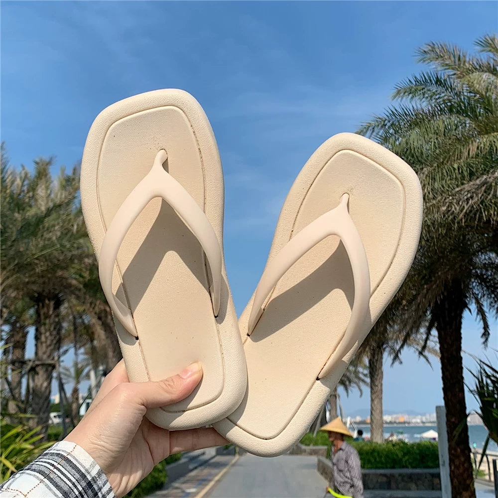 韓系簡約人字拖鞋｜百搭平底沙灘拖鞋