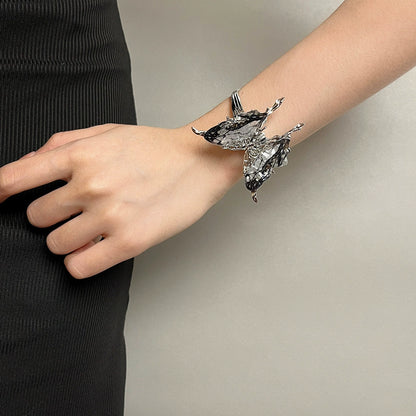 【🎁 B2G1｜先行スタート！】【グッズ】立体ブルーグラデーション バタフライ バングル レディース オープンタイプ 高級感 おしゃれ