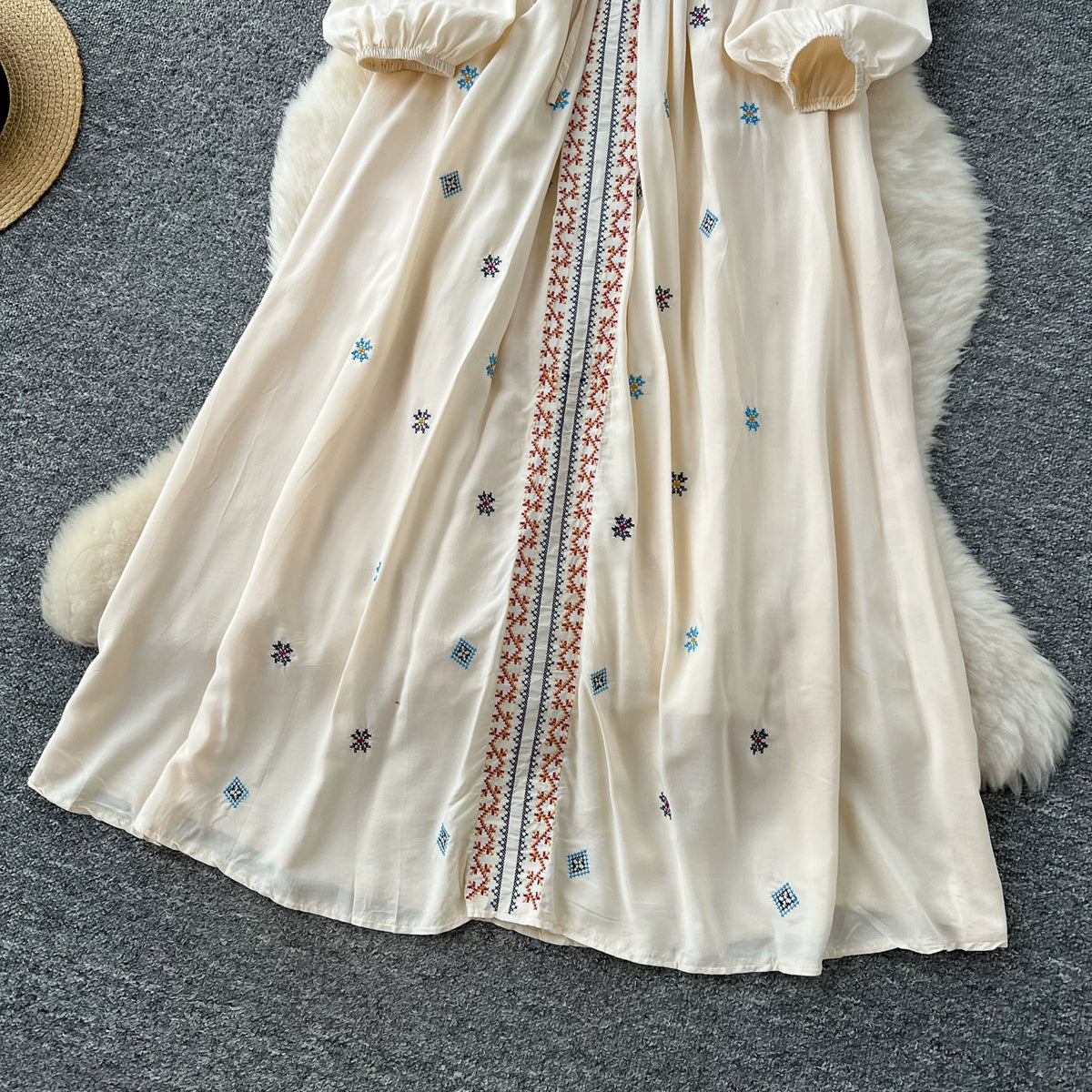 【ワンピース】フレンチレトロ刺繍ロングワンピース レディース 秋新作 スタンドカラー 長袖 前開き きれいめ【SHシリーズ】