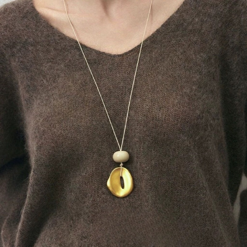 【🎁 B2G1｜先行スタート！】【グッズ】新作・個性派デザインハイセンスなゴールド透かし彫りペンダントネックレス