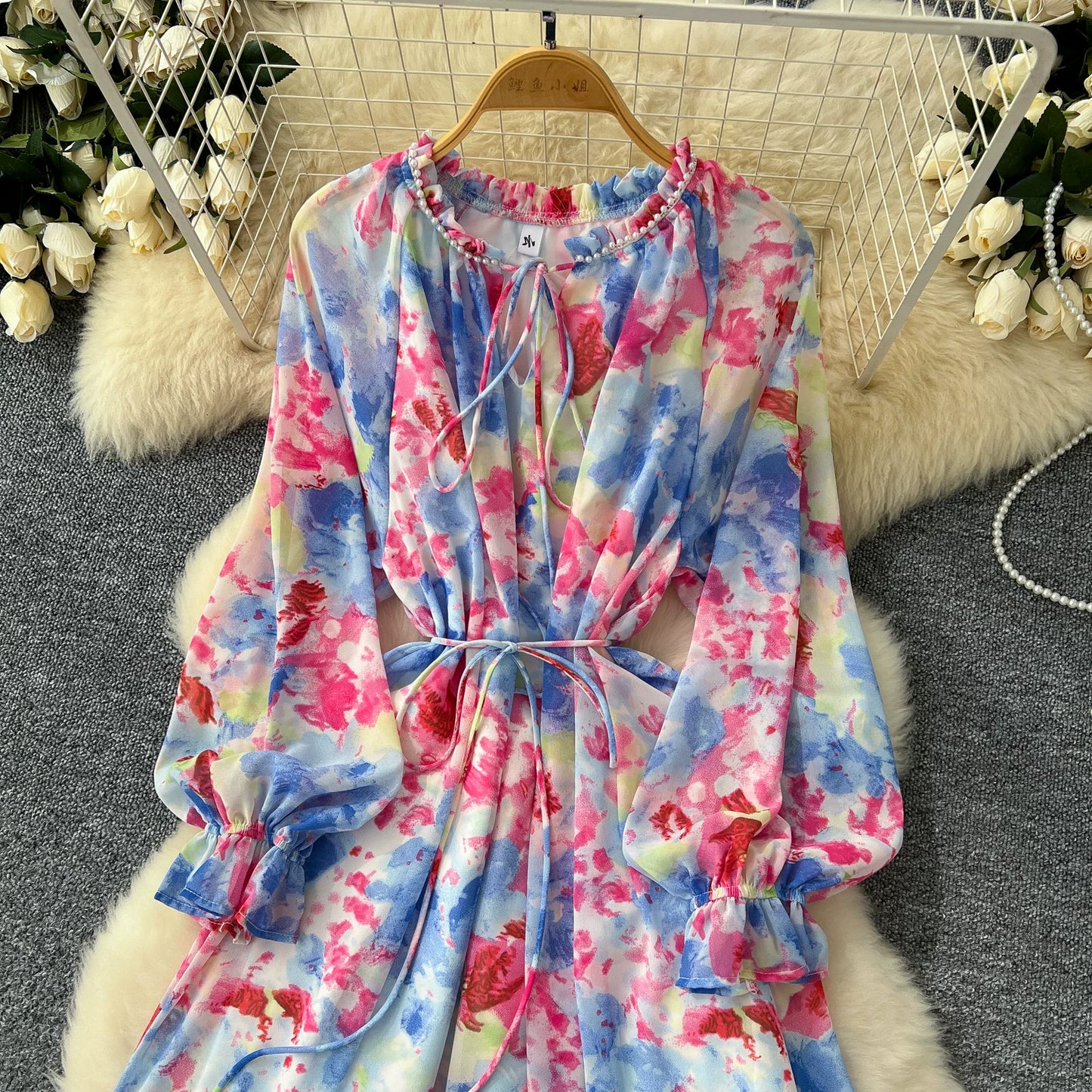 【ワンピース】一枚で主役級✨フレンチエレガンス 長袖 ワンピース パールラウンドネック リボン付き ランタンスリーブ 花柄シフォン ウエストマーク ロング丈【SHシリーズ】