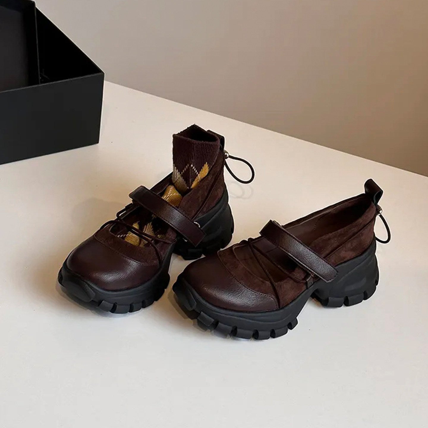 【シューズ】マジックテープ ヴィンテージ 厚底 バレエ風 シンプルシューズ 新作 インソールヒール スポーツ マリージェーンシューズ パンプス お靴