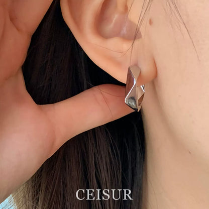 【グッズ】シンプルクール幾何学スクエアイヤーカフ 気品溢れる高級感 ファッション性抜群 レトロピアス