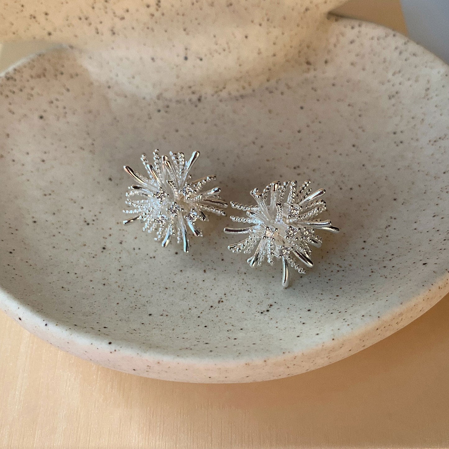 【グッズ】ライトラグジュアリー風  ニッチ系  上品感 万能合わせ  ピアス 【JZシリーズ】