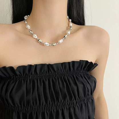 【🎁 B2G1｜先行スタート！】【グッズ】复古不規則バロックパールネックレス レディース 高級感 シンプル 気質 チョーカー トレンド