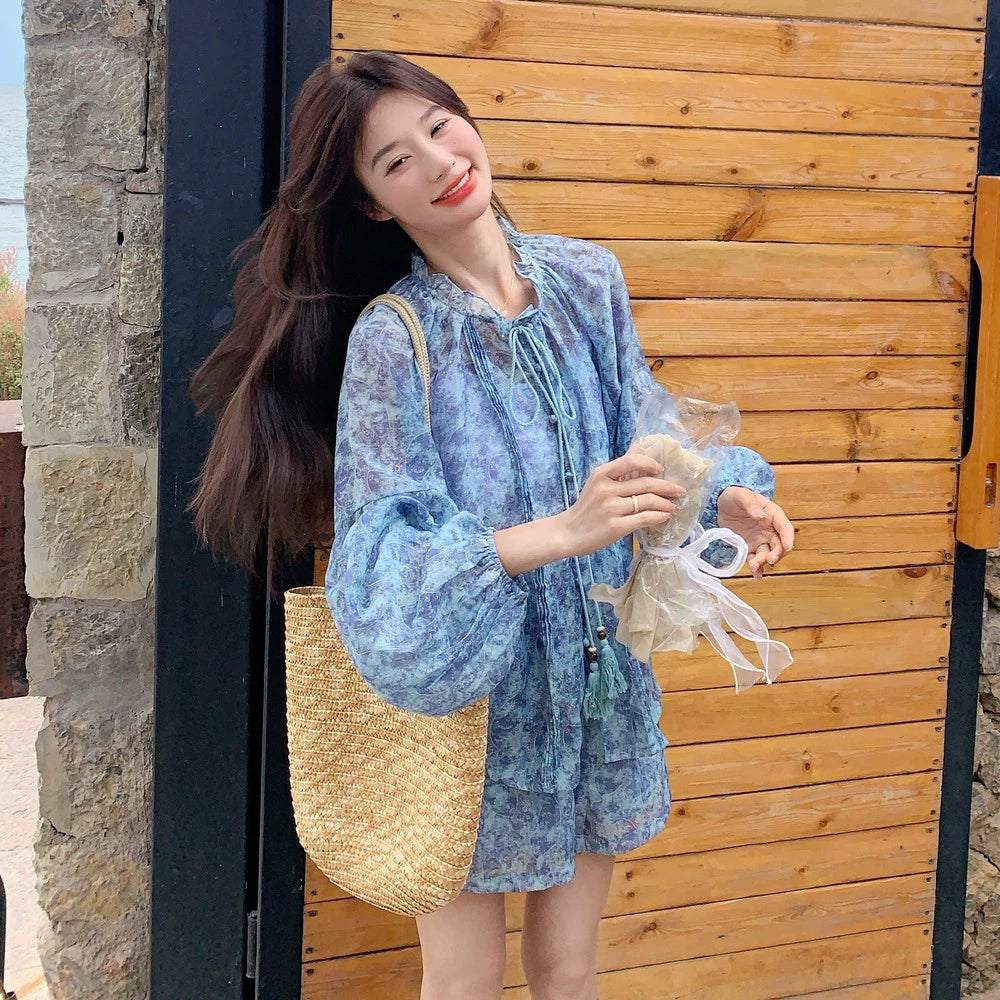 2点セット！【セットアップ】紫外線対策◎ ブルー系ぼかし花柄薄手長袖＋ショートパンツ 上下セット 夏のリゾートコーデにおすすめ【SHシリーズ】