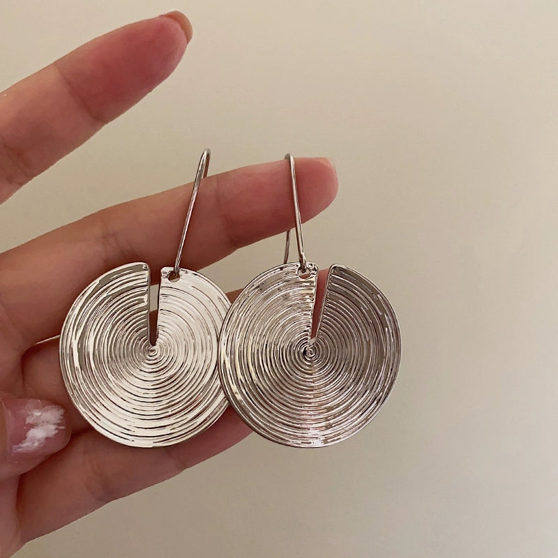 【🎁 B2G1｜先行スタート！】【グッズ】フレンチ高級感不規則ラウンドメタルピアス ミニマル港風レトロクールアクセ