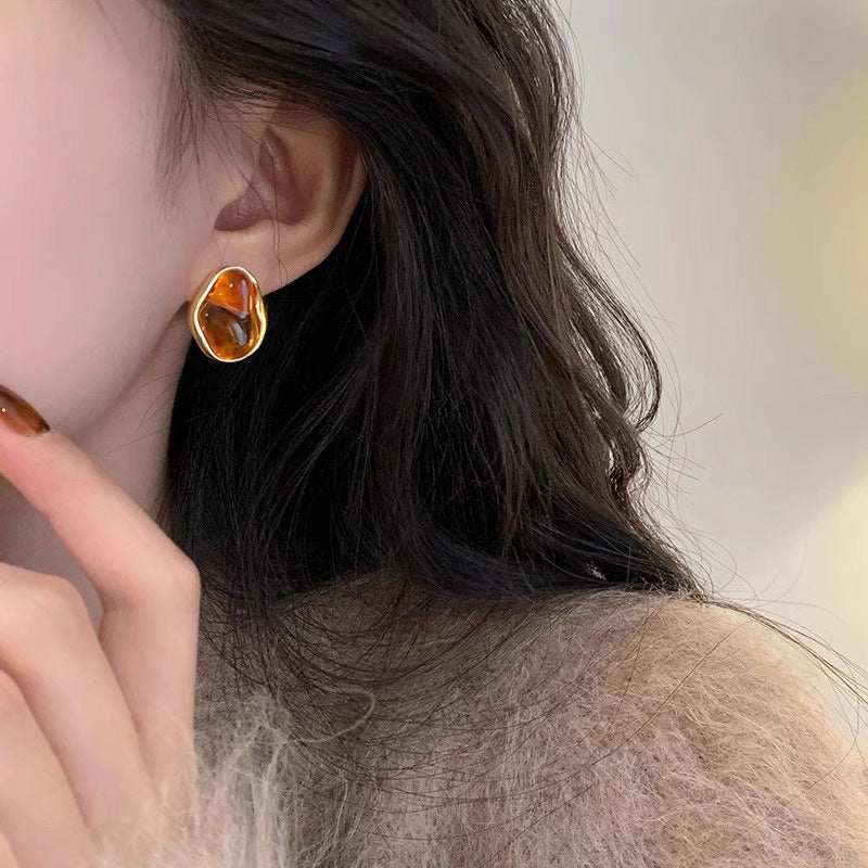 【🎁 B2G1｜先行スタート！】【グッズ】メラード風 アシンメトリー デザイン 琥珀色ピアス おしゃれ ヴィンテージ風 イヤーアクセ