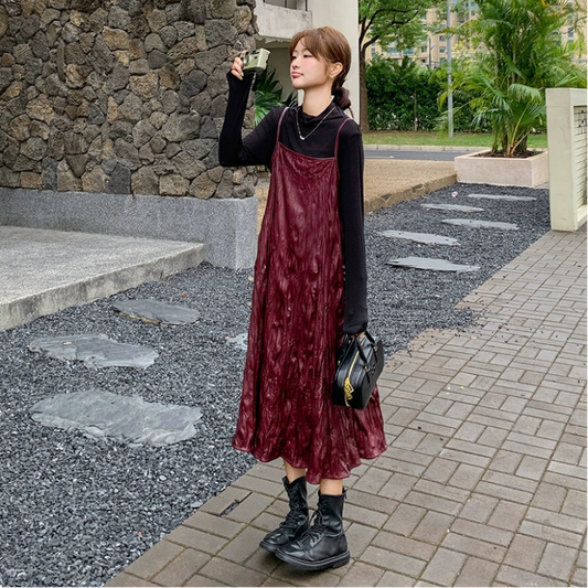 2点セット！【セットアップ】アンコーラレッド フェイクレザーキャミワンピース＋インナートップス セット 上品で個性的なスタイル【JZシリーズ】