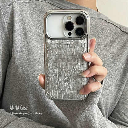 【グッズ】高級感 シルバーグレー メッキ加工 クロコ型押し レザー iPhone17 Pro Max対応ケース 新作 iPhone16 / 15 Pro / 14対応 全面保護 耐衝撃 男女兼用
