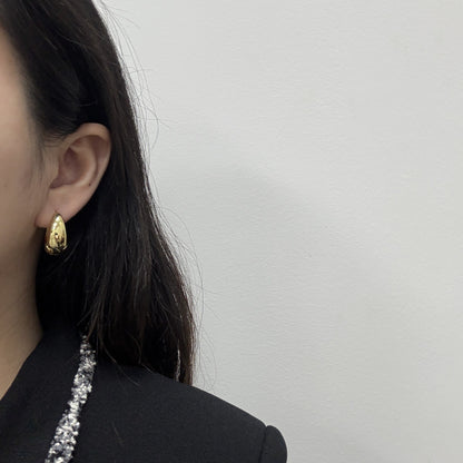 【🎁 B2G1｜先行スタート！】【グッズ】フレンチレトロ クールムード 高級感漂う デザイン ピアス