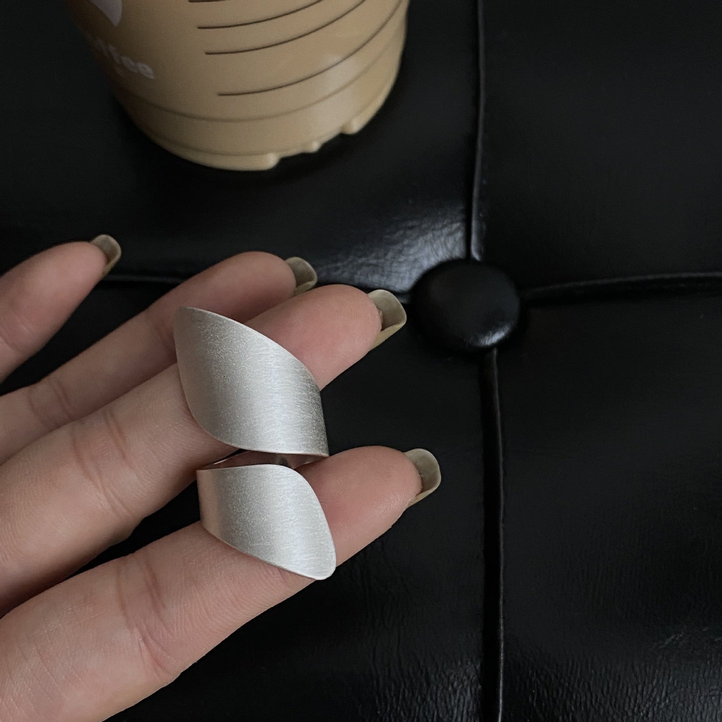 【グッズ】欧米デザイン感  個性派 不規則マット質感 オープンリング 指輪