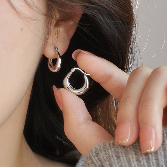 【🎁 B2G1｜先行スタート！】【グッズ】シンプルフープピアス／ミニマルデザイン イヤーカフ風ピアス