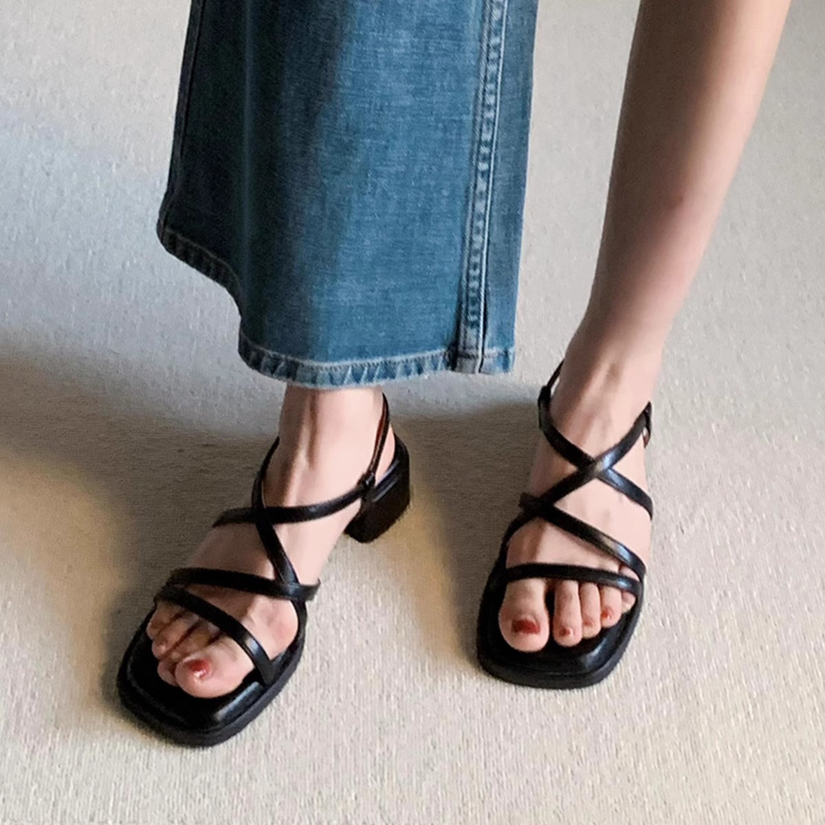 【シューズ】フレンチヴィンテージ クロスストラップ スクエアトゥサンダル 太ヒール ローマ風 新作