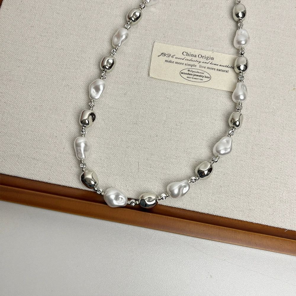 【🎁 B2G1｜先行スタート！】【グッズ】复古不規則バロックパールネックレス レディース 高級感 シンプル 気質 チョーカー トレンド