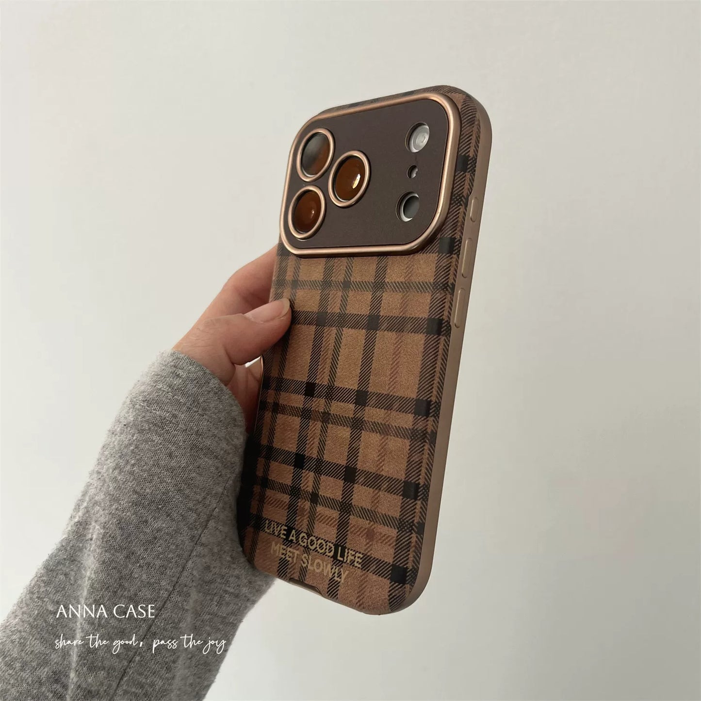 【グッズ】新作 ins風 レトロ 学院風 ブラウンチェック 大窓 iPhone17 Pro Max対応 iPhone17 / 16 Pro Max / 15 Pro / 14対応 全面保護 耐衝撃 男女兼用 ケース