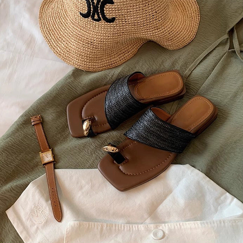 【シューズ】夏季新作 / リゾート風 ジョイントタイプ 気品あるスクエアトゥ 編み込み デザイン サンダル