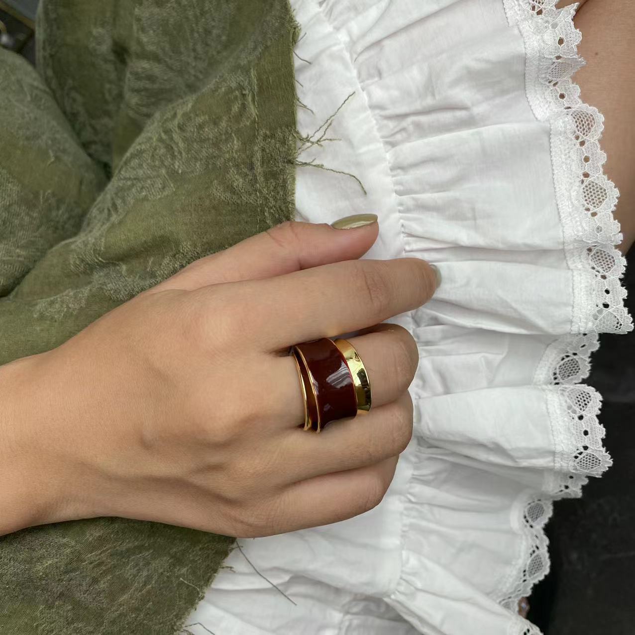 【🎁 B2G1｜先行スタート！】【グッズ】メラード風 エナメル釉仕上げ ダブルオープン 二重デザイン感リング