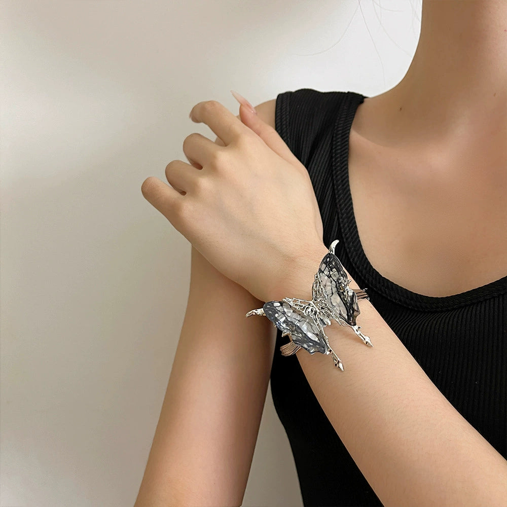 【🎁 B2G1｜先行スタート！】【グッズ】立体ブルーグラデーション バタフライ バングル レディース オープンタイプ 高級感 おしゃれ