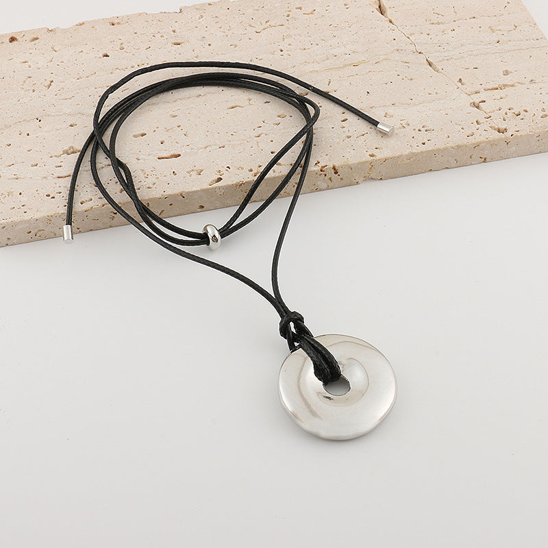【🎁 B2G1｜先行スタート！】【グッズ】高見えブラックレザーコード ロングネックレス シンプル上品ペンダント