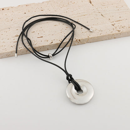 【🎁 B2G1｜先行スタート！】【グッズ】高見えブラックレザーコード ロングネックレス シンプル上品ペンダント