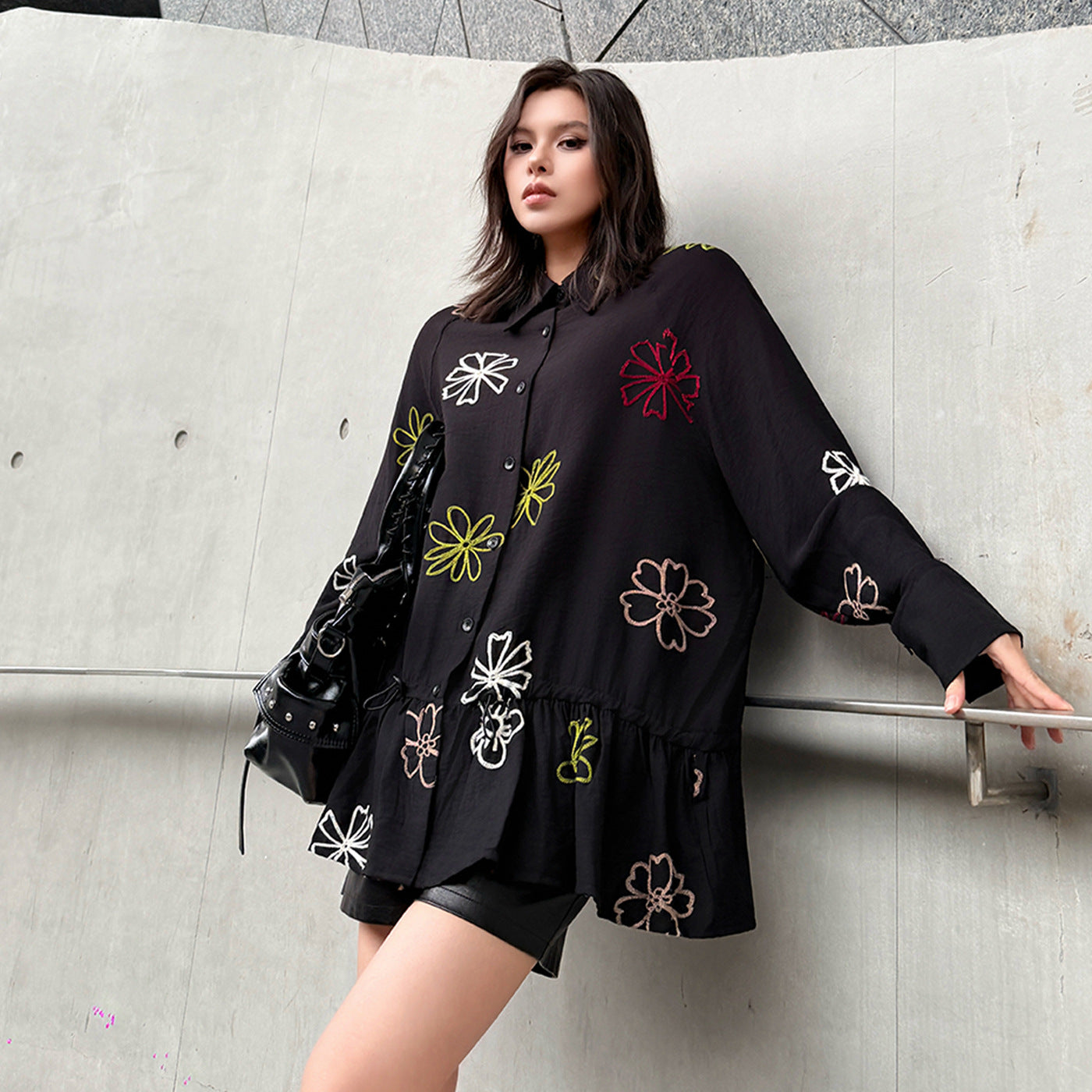 【トップス】花柄刺繍 個性的 さりげない個性 長袖シャツ 【AHシリーズ】