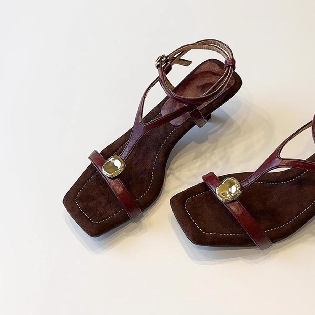 【シューズ】フレンチヴィンテージ  ローマサンダル メタルストラップ スクエアトゥヒールサンダル