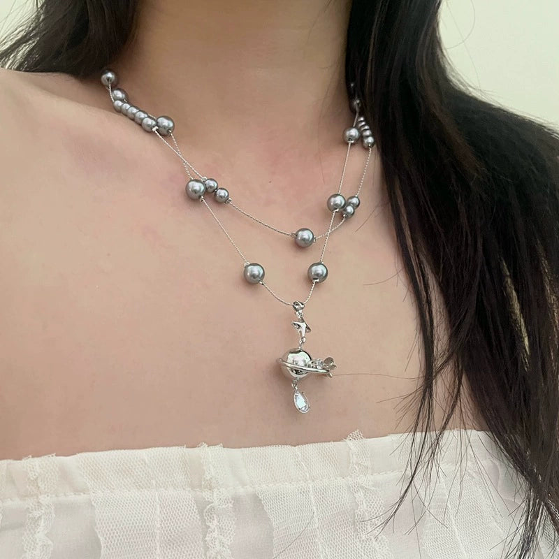 【🎁 B2G1｜先行スタート！】【グッズ】宇宙船 ペンダント× パールネックレス レディース 個性派デザイン ロングチェーン 高見え重ね付けアクセサリー