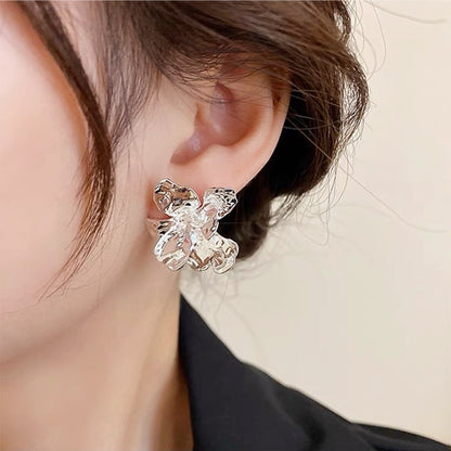 【グッズ】韓国風フラワーピアス レディース 花モチーフ 不規則デザイン 上品フェミニン 大人可愛いアクセサリー
