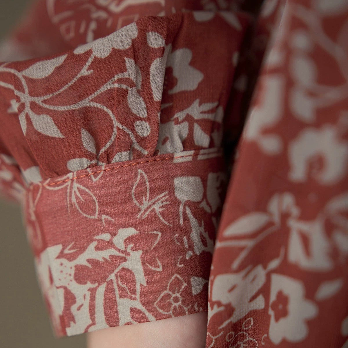 【ワンピース】小立ち襟 シフォン プリント フェミニン 長袖 ワンピース【SHシリーズ】