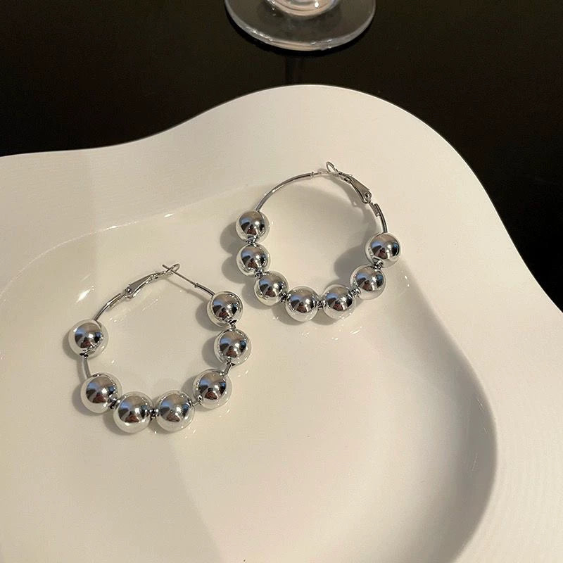 【グッズ】ボールフープピアス レディース 大ぶり ミニマルデザイン 上品アクセサリー