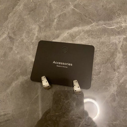 【グッズ】韓国風 ブラック 小ドット メタリック風 シンプルデザイン 小ぶり おしゃれ ピアス レディース