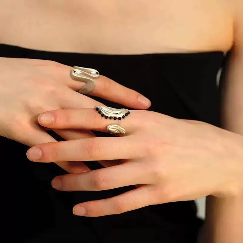 【🎁 B2G1｜先行スタート！】【グッズ】新中華風 レトロ ファッショナブル 高級感 ウェーブデザイン オープンリング