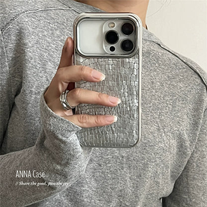 【グッズ】高級感 シルバーグレー メッキ加工 クロコ型押し レザー iPhone17 Pro Max対応ケース 新作 iPhone16 / 15 Pro / 14対応 全面保護 耐衝撃 男女兼用