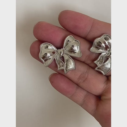 【🎁 B2G1｜先行スタート！】【グッズ】INS風 新作 高見えデザインリボンピアス