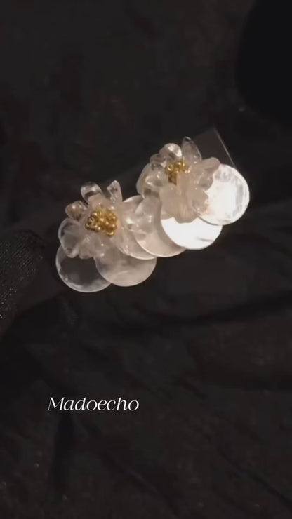 【グッズ】ベルリンの霧 ハンドメイド クリスタル 天然シェル ピアス / イヤリング